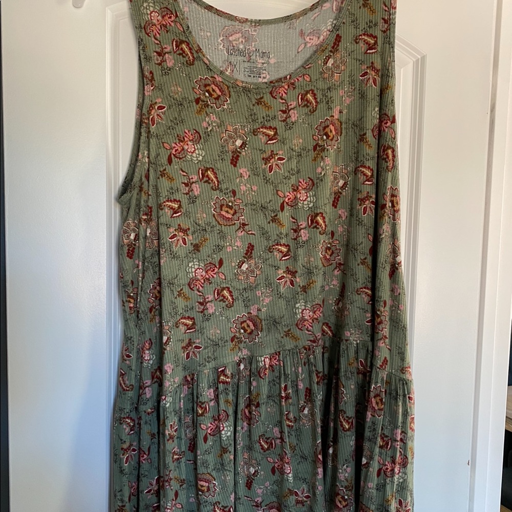 Latched mama top | size XL